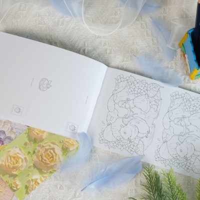 Sách tô màu Tiệm postcard trong khu rừng nhỏ - Đinh Tị Books