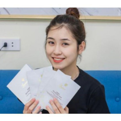 Hộp 10 gói mặt nạ dưỡng da tế bào gốc, chiết xuất từ nhụy hoa nghệ tây Larian+ (LARIAN DERMA REVITALISING MASK)