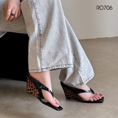 Dép nữ xỏ ngón, quai xuôi, đế xuồng ROSATA RO706 - 7p - Đen, Đỏ - BKSTORE