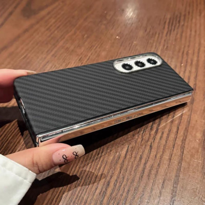 Ốp Lưng Sợi Carbon Cho Samsung Z Fold 7 / Z Fold 6, Z Fold 5 hiệu X-Level Nanofiber Chống Sốc Siêu Mỏng Chống Bám Vân Tay Bảo Vệ Camera - Hàng chính hãng