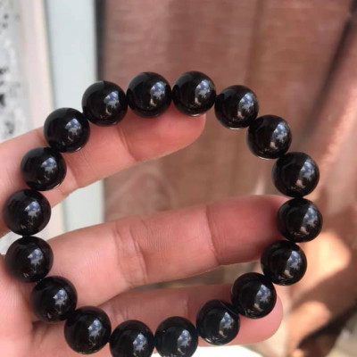 Vòng Tay May Mắn Đá Mã Não Đen Đậm Đẹp Size 10mm 18 Hạt Nữ mạng Thủy mạng Mộc ạ