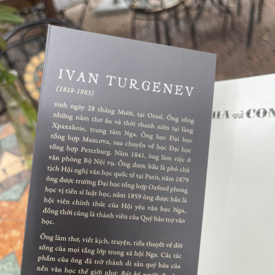 CHA VÀ CON – Ivan Turgenev – Hà Ngọc dịch – Nhã Nam – NXB Văn Học (Bìa mềm)