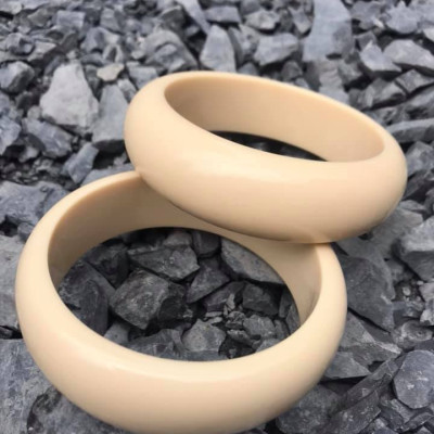 VÒNG TO LẮM TAY NAM GIẢ NGÀ HAY GỌI LÀ XƯƠNG MỸ NGHỆ BẢN TRƠN DẦY  VÒNG NI 72mm x CAO 22mm x DẦY 11mm  DÀNH CHO CÁC ANH NAM TAY LỚN 90kg-100kg ĐEO ĐẸP Ạ