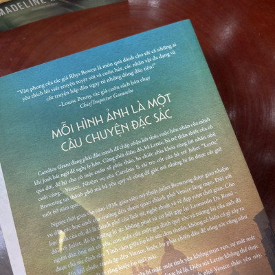 [Combo 3c Tiểu thuyết về Thế chiến thứ hai] [Bán chạy nhất New York Times] HIỆU SÁCH CUỐI CÙNG Ở LONDON - Madeline Martin; MỘT THƯ VIỆN Ở PARIS – Janet Skeslien Charles; KÍ HỌA VENICE – Rhys Bowen - Tân Việt – NXB Văn học  (bìa mềm)