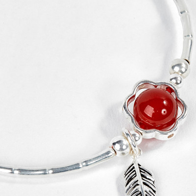 Vòng Bạc Hạt Đá Mã Não Đỏ Phối Charm Lá Ngọc Quý Gemstones