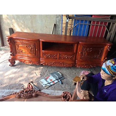 Kệ tivi phòng khách gỗ Hương đẹp.
