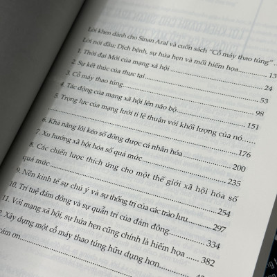 Cỗ Máy Thao Túng (Mạng xã hội đã can thiệp vào cuộc sống của chúng ta như thế nào và chúng ta phải thích ứng ra sao)- Sinan Aral - Thảo Minh dịch - (bìa mềm)