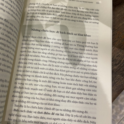 (Tái bản 2023) NHỮNG QUY LUẬT CỦA BẢN CHẤT CON NGƯỜI - Robert Greene - Dịch giả: Nguyễn Thành Nhân - NXB Trẻ