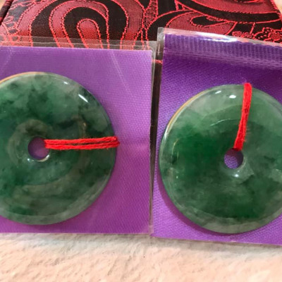 MẶT DÂY CHUYỀN ĐỒNG ĐIẾU HAY ĐỒNG TIỀN SIZE TO ĐÁ NGỌC CẨM THẠCH  SIZE LỚN 43MM X DẦY 5MM MÀU XANH NGỌC ĐẬM  100% ĐÁ TỰ NHIÊN BỌC LÀM MẶT DÂY CHUYỀN ĐẸP LẮM Ạ