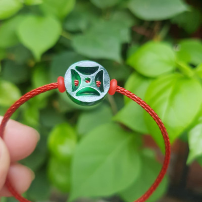 Vòng đeo tay may mắn charm Đồng Tiền Xanh Tài Lộc  Chất liệu đá cẩm thạch xanh đậm tự nhiên  Vòng charm đồng tiền dây Đỏ may mắn nữ đeo xinh đẹp may mắn ạ