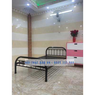 Giường sắt giá sinh viên kiểu ống bi 1m4x2m