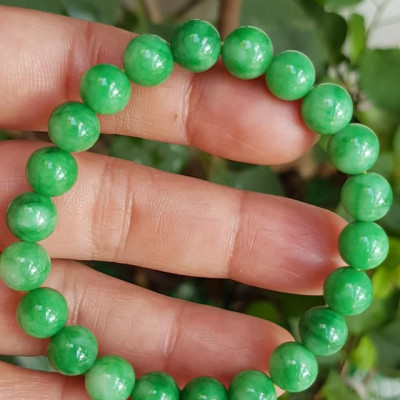 Vòng tay phong thủy đá cẩm thạch xanh tươi size hạt 8mm hay 8li màu xanh ngọc tươi trẻ đẹp nữ mệnh mộc mệnh hỏa mệnh thủy ạ