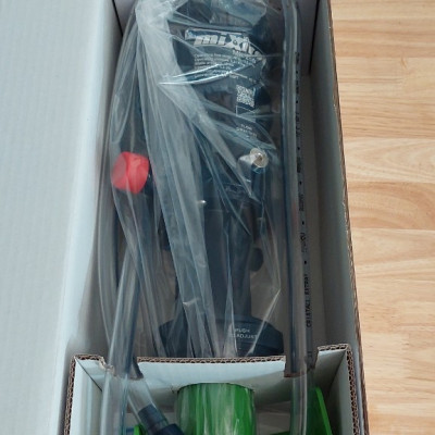 Máy pha định lượng thuốc thú y tự động 1-5%, hiệu Mixtron-xuất xứ Ý-bảo hành chính hãng.