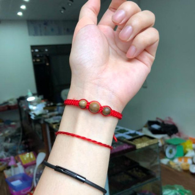 Vòng tay Trầm Hương kết dây chỉ đỏ may mắn, bình an