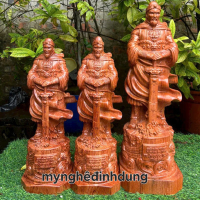 Tượng trần quốc tuấn trần hưng đạo vương bằng gỗ hương đá  cao 50cm