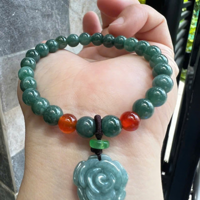 Vòng Tay Chuỗi Nữ Đá Cẩm Thạch Xanh Lam Đậm Tự Nhiên Mix Bông Hồng rất là xinh đẹp size hạt 7mm các chị em nữ mệnh thủy mệnh mộc mệnh và hỏa đeo chuẩn hợp món quà tặng phụ nữ quà sinh nhật đẹp ý nghĩa rẻ đẹp ạ