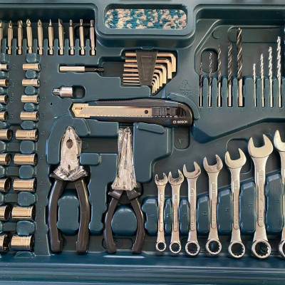 MÁY KHOAN ĐỘNG LỰC 550W 13MM BOSCH GSB 550 (BỘ SET VALY 122 MÓN PHỤ KIỆN XL) - HÀNG CHÍNH HÃNG