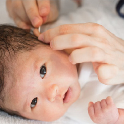 Hộp tăm bông ngoáy tai siêu mềm siêu kháng khuẩn cho bé Sanyo Bale - Made in Japan (200pcs)