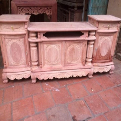 Kệ tivi cột nho gỗ hương đá