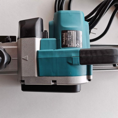 MÁY BÀO GỖ 82MM 750W MAKITA M1100B - HÀNG CHÍNH HÃNG