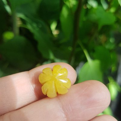 Trang sức phối vòng tay Bông Hoa Cỏ 4 Lá Đá cẩm thạch VÀNG ANH ĐẬM đẹp Size bông 14mm x 6mm x lỗ đk 2mm Nữ mệnh Kim Thổ Thủy phối với Vòng đeo tay, làm mặt dây chuyền, mặt nhẫn đeo ạ