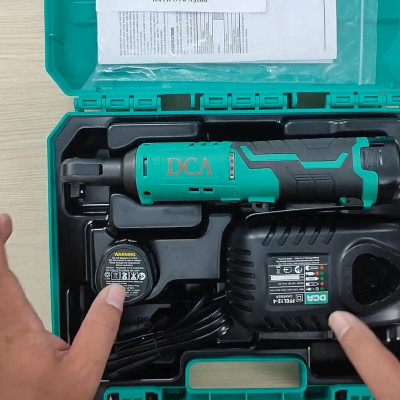 MÁY SIẾT CỜ LÊ DÙNG PIN 12V/2.0AHX2 DCA ADPB02-10EK - HÀNG CHÍNH HÃNG