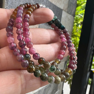 Vòng Chuỗi Nữ Đá tourmaline quấn 3 vòng size hạt 4mm nhiều màu đa sắc Chị Em Nữ đeo tay rất xinh đẹp may mắn tốt cho công việc cuộc sống ạ