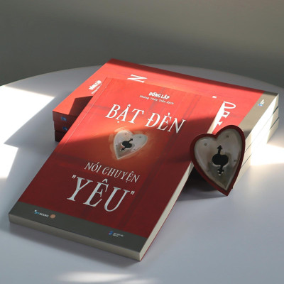 Bật Đèn Nói Chuyện “Yêu” - Bản Quyền