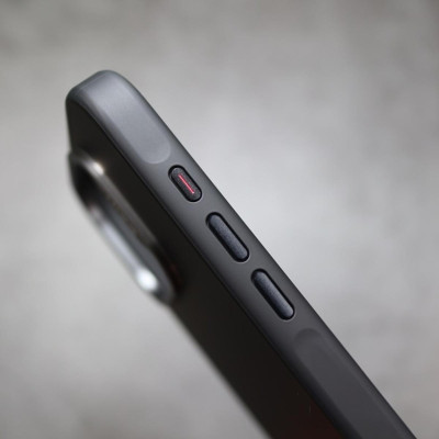 Ốp lưng chống sốc vân carbon fiber cho iPhone 15 Pro Max / 14 Pro Max / 13 Pro Max hiệu Likgus Defender trang bị viền camera kim loại, cạnh ốp dẻo TPU - Hàng nhập khẩu