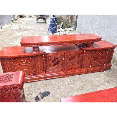 Kệ tivi vát gỗ gõ đỏ