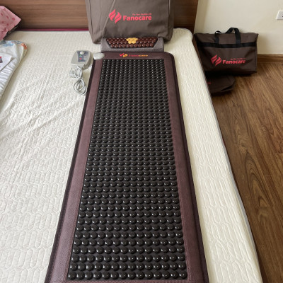 Thảm/Nệm đá nhiệt nóng tourmaline hạt tròn đen bóng Fanocare KT 50x150x3.5cm FN01R (Tặng kèm 1 gối đá tourmaline)