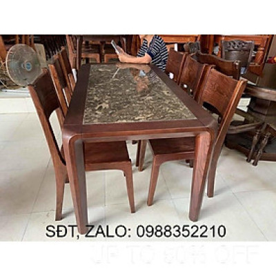 Bộ bàn ăn gỗ sồi đen kiểm hàng trước khi thanh toán