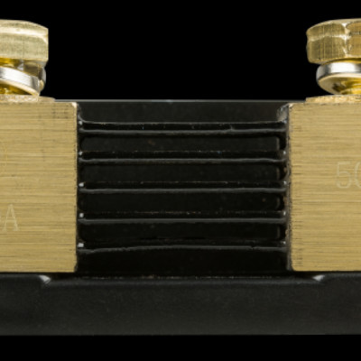 Bộ giám sát SmartShunt 500A/50mV của thương hiệu Victron Energy.