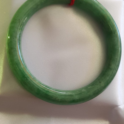 Vòng Cẩm Thạch tự nhiên mới vip Đậu Lý Sao Sao 56mm x cọng 8,5mm cao cấp sịn đẹp màu xanh đậu lý bông đậm đều bóng mượt đẹp Nữ 54kg - 64kg đeo rất đẹp sang tay món quà tặng Mẹ , người thân ý nghĩa ạ