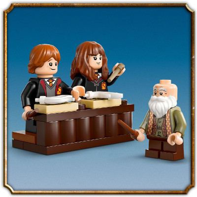 Đồ Chơi Lắp Ráp Lâu Đài Hogwarts: Lớp Học Bùa Chú LEGO HARRY POTTER 76442 (204 Chi Tiết)