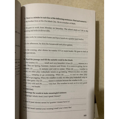 Sách - Tuyển chọn đề thi học sinh giỏi Tiếng anh lớp 6 (CT SGK mới)