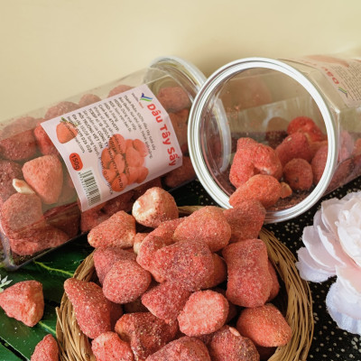 Dâu Tây Sấy Giòn Nguyên Vị 150g VietTin Mart