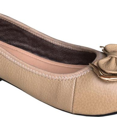 Giày búp bê nữ Trường Hải  màu kem da bò thật mềm mại , êm ái bền chắc,gắn nơ sang trọng, đế  cao su vững trãi, thiết kế hiện đại, tinh tế, thời trang BB013