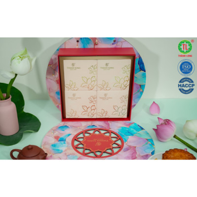 Hộp bánh trung thu 4 bánh 1 trứng 150g - Combo Super A5 - Thành Long (600g) - VIỆT NAM