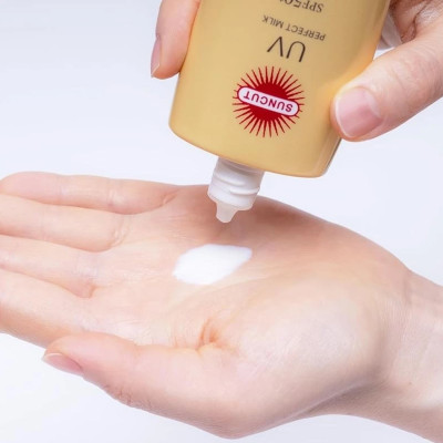 Kem Chống Nắng Siêu Chống Thấm Nước Kose Suncut UV Perfect Essence Super Water Proof SPF50+ PA++++ (04 Loại)