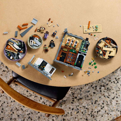 Đồ Chơi Lắp Ráp Phố Baker - Sherlock Holmes LEGO ICONS 10351 (1359 chi tiết)