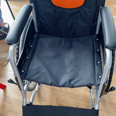 Xe lăn tiêu chuẩn YUWELL H007