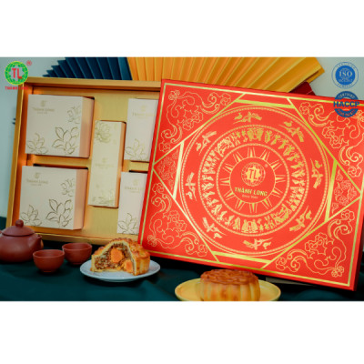 Bộ hộp Bánh trung thu Thịnh Vượng 4 bánh 2 trứng 270g - Thành Long - 1080g - tặng 1 hộp trà - VIỆT NAM