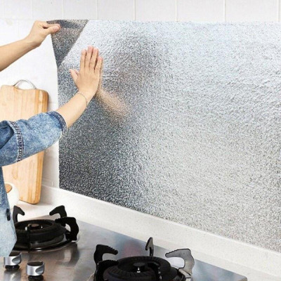 Cuộn 2m decal giấy dán bếp tráng nhôm cách nhiệt ô vuông bạc khổ 60cm keo sẵn dễ dàng lau chùi. Decor
