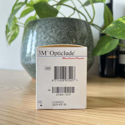 Hộp 50 miếng dán mắt tập nhược thị cho trẻ 3M 1537 cỡ bé, sản xuất tại Ba Lan