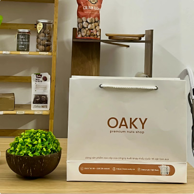 Quà Tặng Oaky - Combo Hạt Dinh Dưỡng Cao Cấp Hạnh Nhân, Nhân Óc Chó Vàng, Nhân Óc Đỏ - Tặng Túi Giấy Sang Trọng