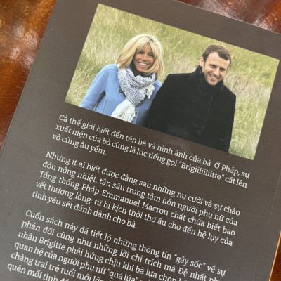 BRIGITTE MACRON - Phu nhân tổng thống Pháp - Người phụ nữ tự do - Maelle Brun - Nguyễn Thị Tươi dịch – Nxb Phụ Nữ Việt Nam (bìa mềm)