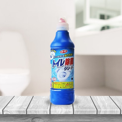 Combo 2 chai nước tẩy toilet đậm đặc + 1 cây bàn chải chà góc chữ L - made in Japan