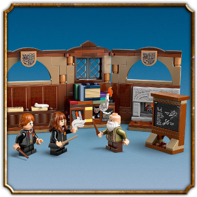 Đồ Chơi Lắp Ráp Lâu Đài Hogwarts: Lớp Học Bùa Chú LEGO HARRY POTTER 76442 (204 Chi Tiết)