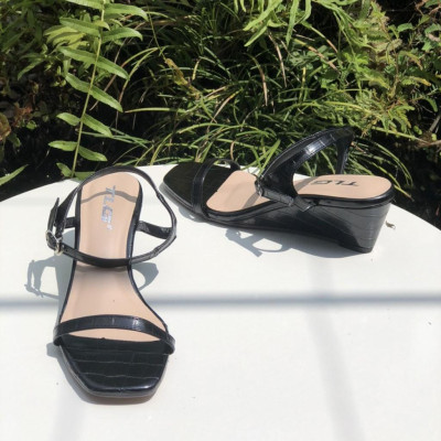 Sandal nữ đế xuồng hot trend  trẻ trung năng động 21417